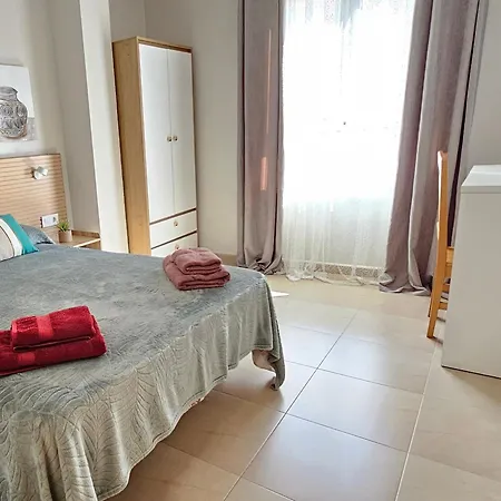Con Tres Playa Levante Apartman